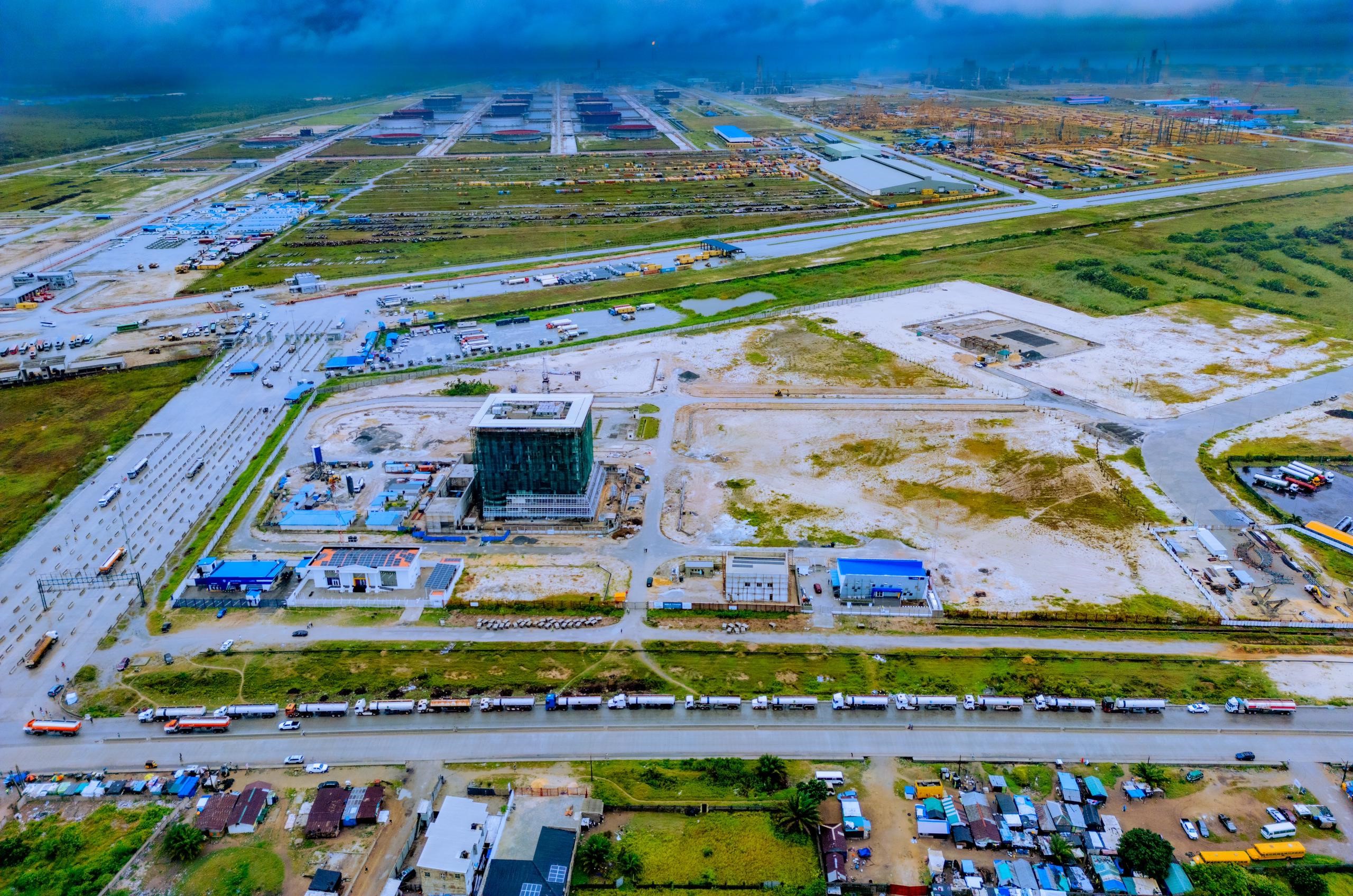 Lagos rejigs Traffic on Lekki Corridor for sake of Dangote Refinery 